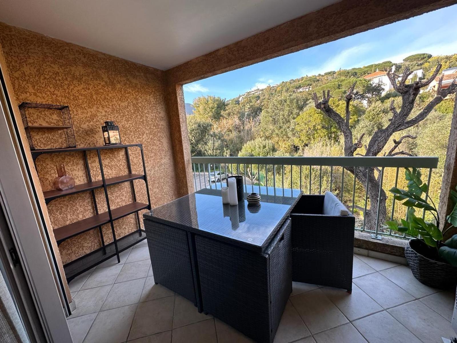 Appartement Residence Santa Barbara Avec Piscine Et A 750M De La Plage Cavalaire-sur-Mer Exterior foto